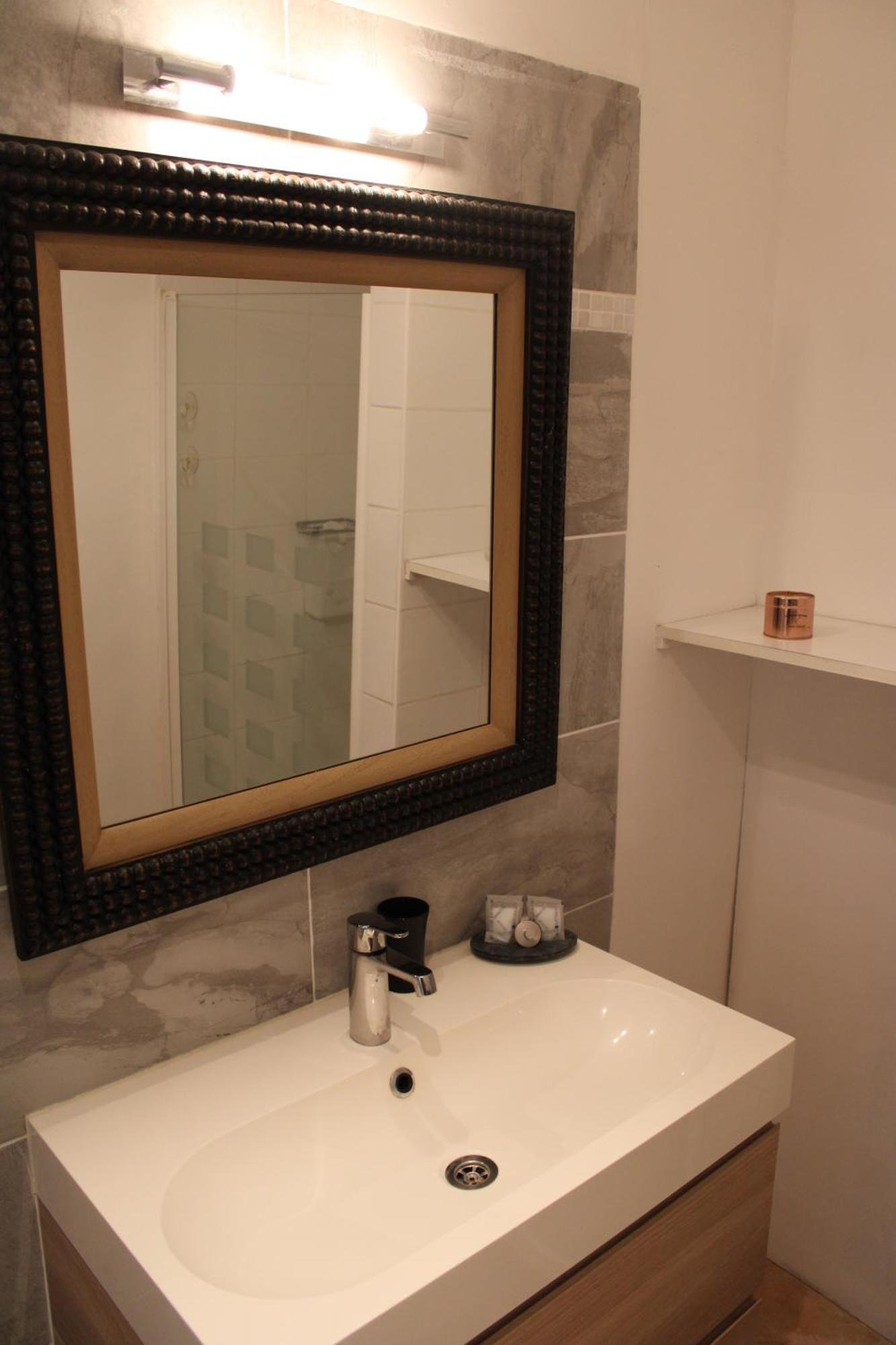 Agreable Appartement P2 Centre Ville Au Calme. Nîmes Kültér fotó
